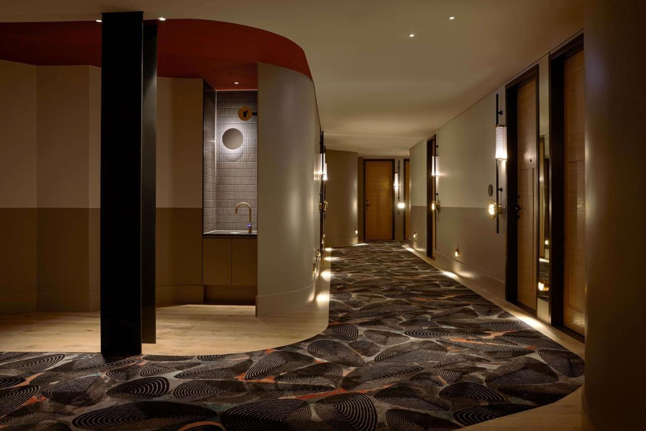 Qt Auckland Hotel Екстериор снимка A corridor at the hotel